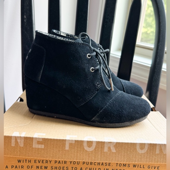 Toms Black Suede Lace-Up Wedge Boots - Picture 3 of 5